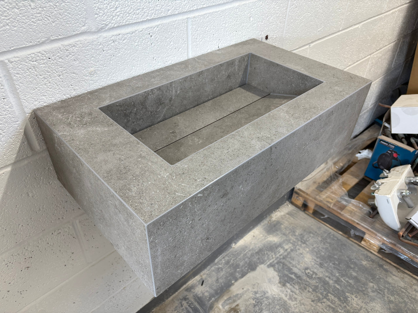 Crassana Grey Concrete Effect 700mm