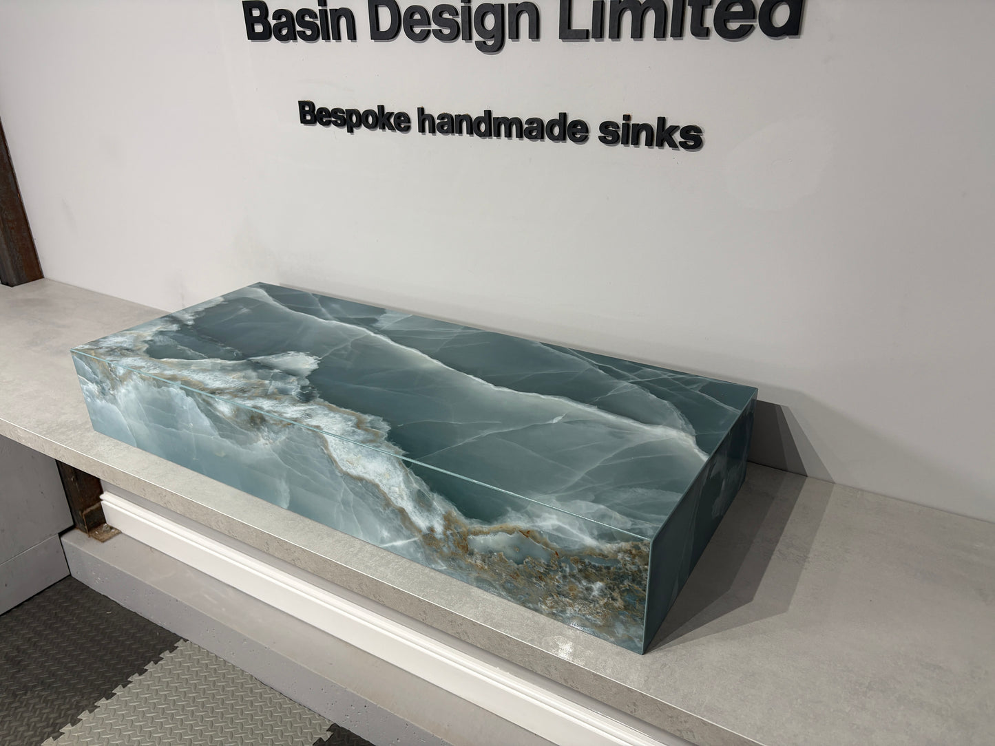 1000mm sink with shelf