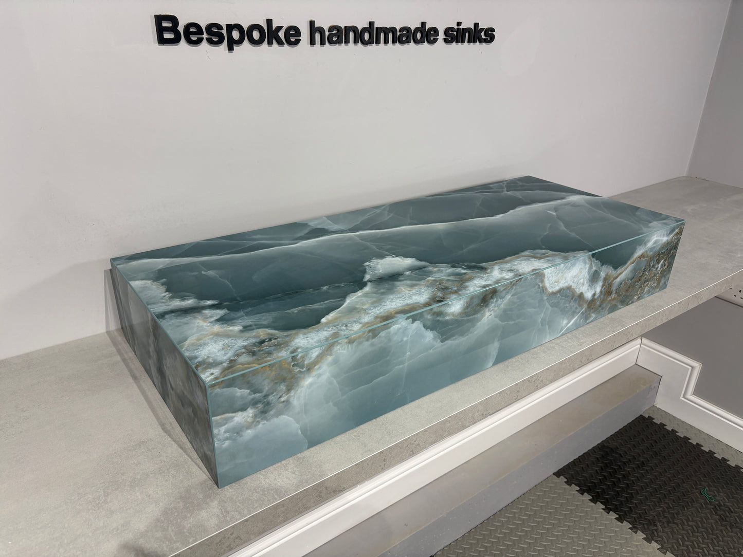 1000mm sink with shelf