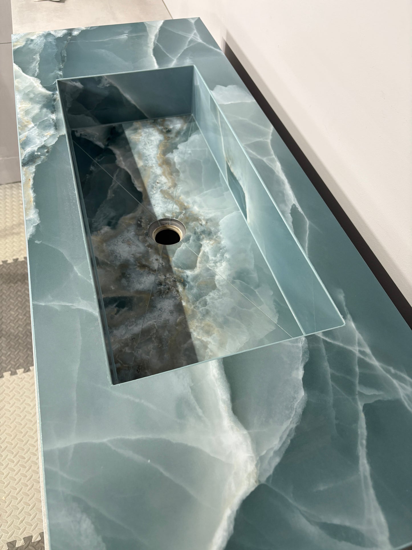 1000mm sink with shelf