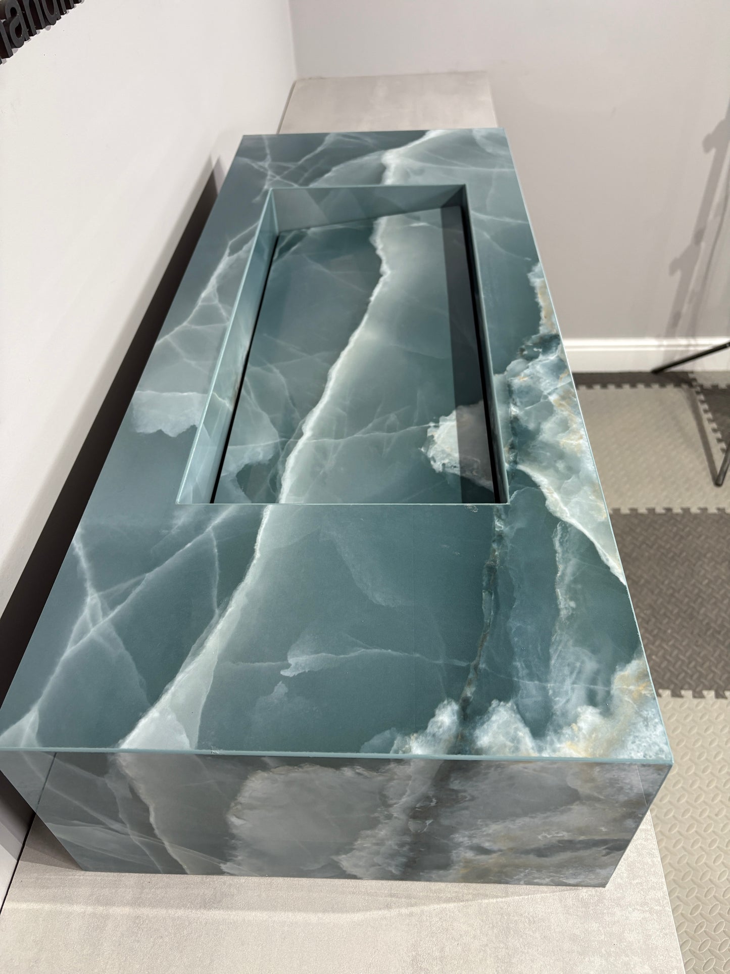 1000mm sink with shelf