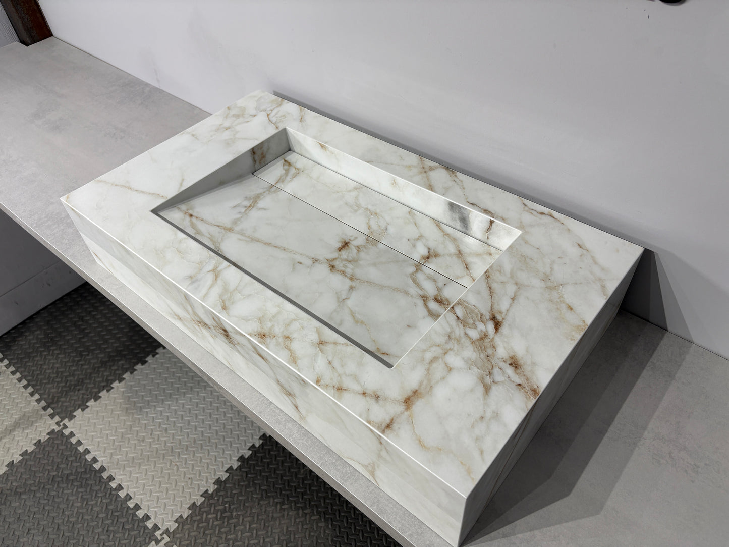 800mm sink with matching shelf